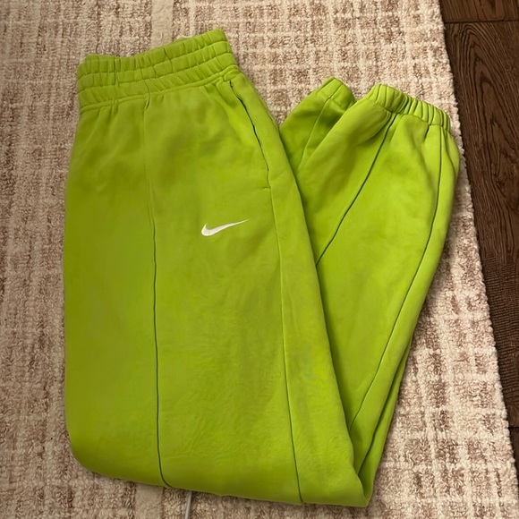 Women’s Nike Sweats - Picture 1 of 6